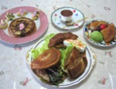 「デニッシュバター」「黒糖クロワッサン」「デニッシュマロン」「デニッシュチョコ」「いちご小町」「パネトーネミニ」を使って