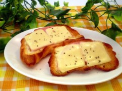 ハムチーズトースト