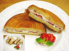 フルーツサンド(苺)