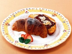 クロワッサンチョコラータ