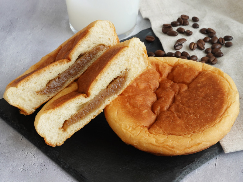 【本州のみ1ケース送料無料コモパンカレーパン　 18個入り1ケース北海道・四国・九州行きは追加送料220円かかります。コモパン　COMO　ロングライフパン